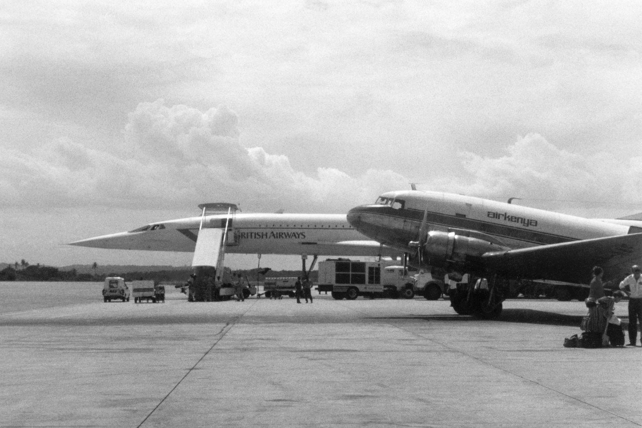 Airkenya DC3 picking guests from a British Airways Concorde in 1989